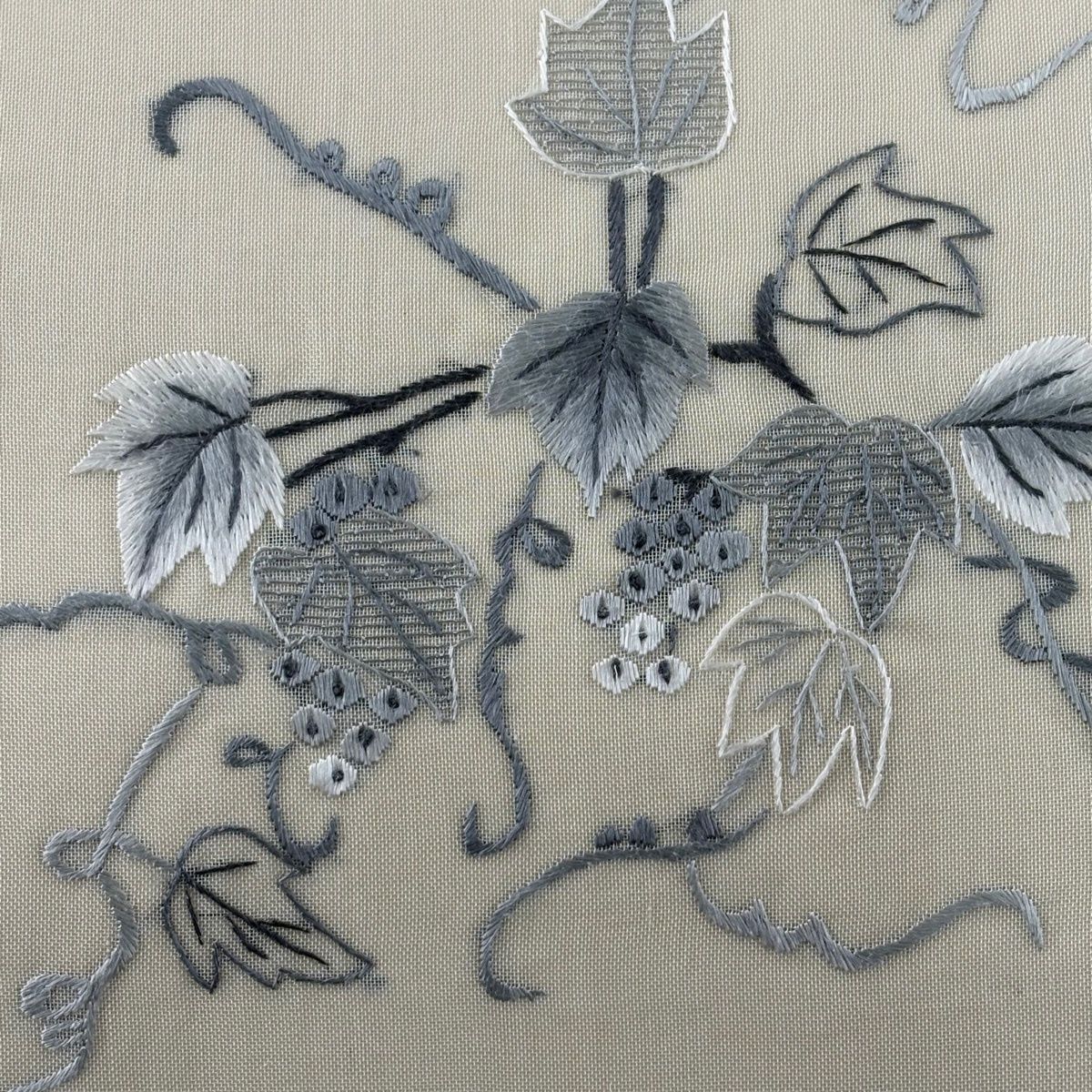 名古屋帯 秀品 夏帯 葡萄唐草 刺繍 ベージュ 正絹