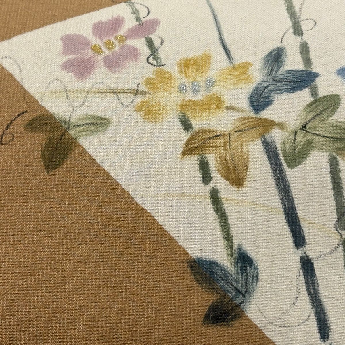 名古屋帯 秀品 関西仕立て 草花 蔦 金銀彩 薄茶色 正絹