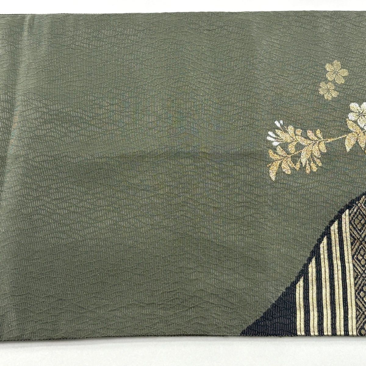 正絹袋帯 (蝶 桜柄 緑 金、銀糸)リメイクショルダーバック 正絹袋帯 (蝶 桜柄 緑 金、銀糸)リメイクショルダーバック バッグ