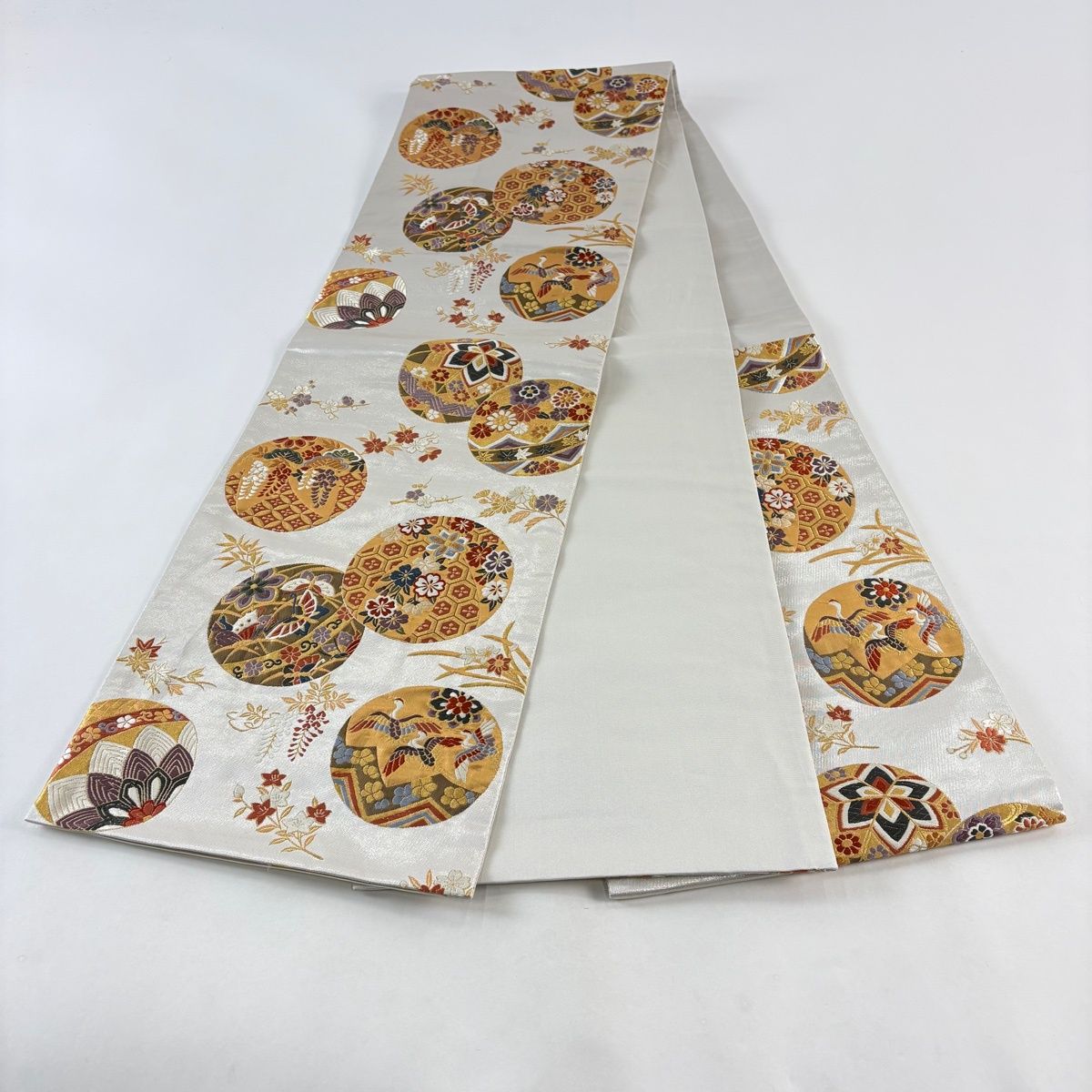 アイボリー 正絹(一部銀糸) 花唐草に丸文 古典文様 六通柄 袋帯 美品 アイボリー 正絹(一部銀糸) 花唐草に丸文 古典文様 六通柄 袋帯 美