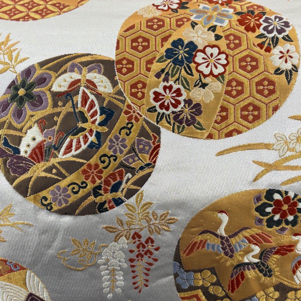 袋帯 秀品 丸文 花鳥 刺繍 金糸 銀色 六通 正絹 【中古】 - メルカリ