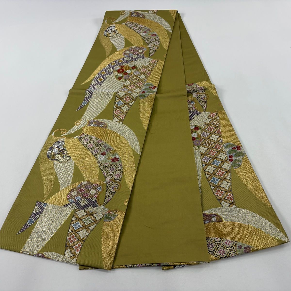 袋帯 秀品 草花 七宝 刺繍 金糸 鶯色 六通 正絹 【中古】 - メルカリ