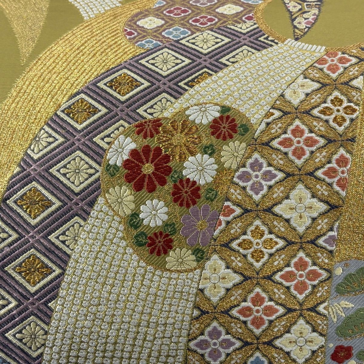 袋帯 秀品 草花 七宝 刺繍 金糸 鶯色 六通 正絹 【中古】 - メルカリ