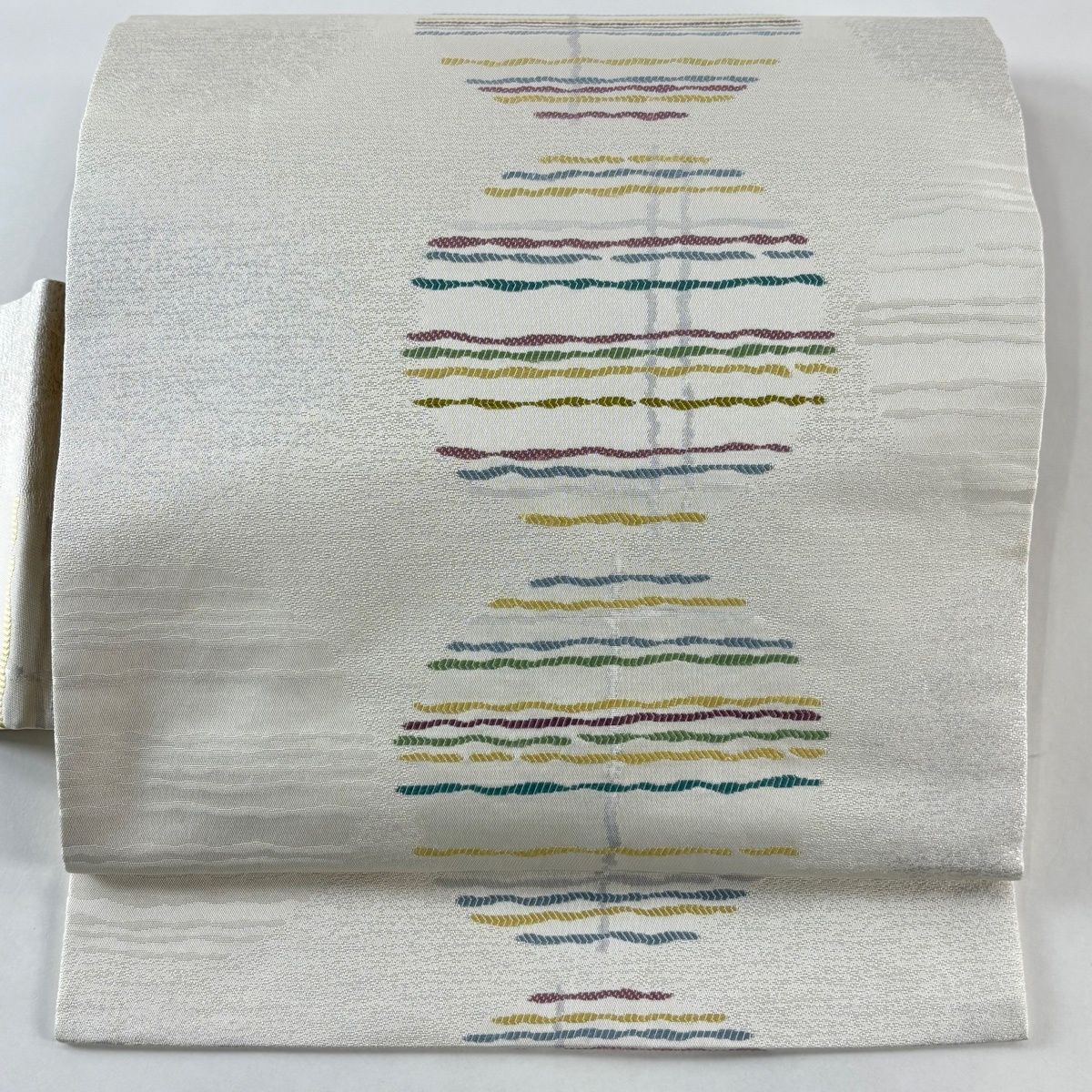 名古屋帯 秀品 幾何学模様 縞 刺繍 箔 灰白 正絹