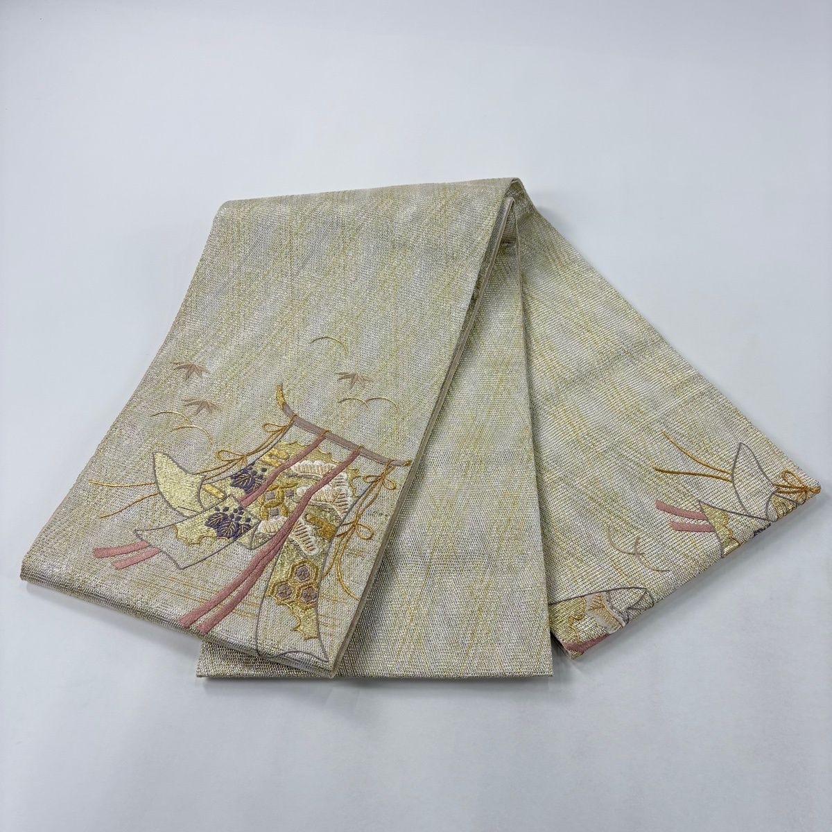 美品】 袋帯 秀品 几帳 松 刺繍 金銀糸 金色 お太鼓柄 正絹 【中古