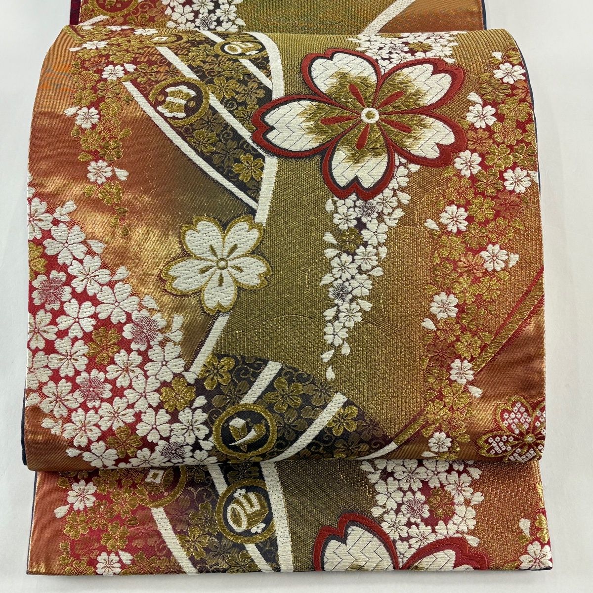 袋帯　宝尽くし　六通 袋帯 秀品 桜 宝尽くし 刺繍 金糸 金色 六通 正絹 【中古】 - メルカリ
