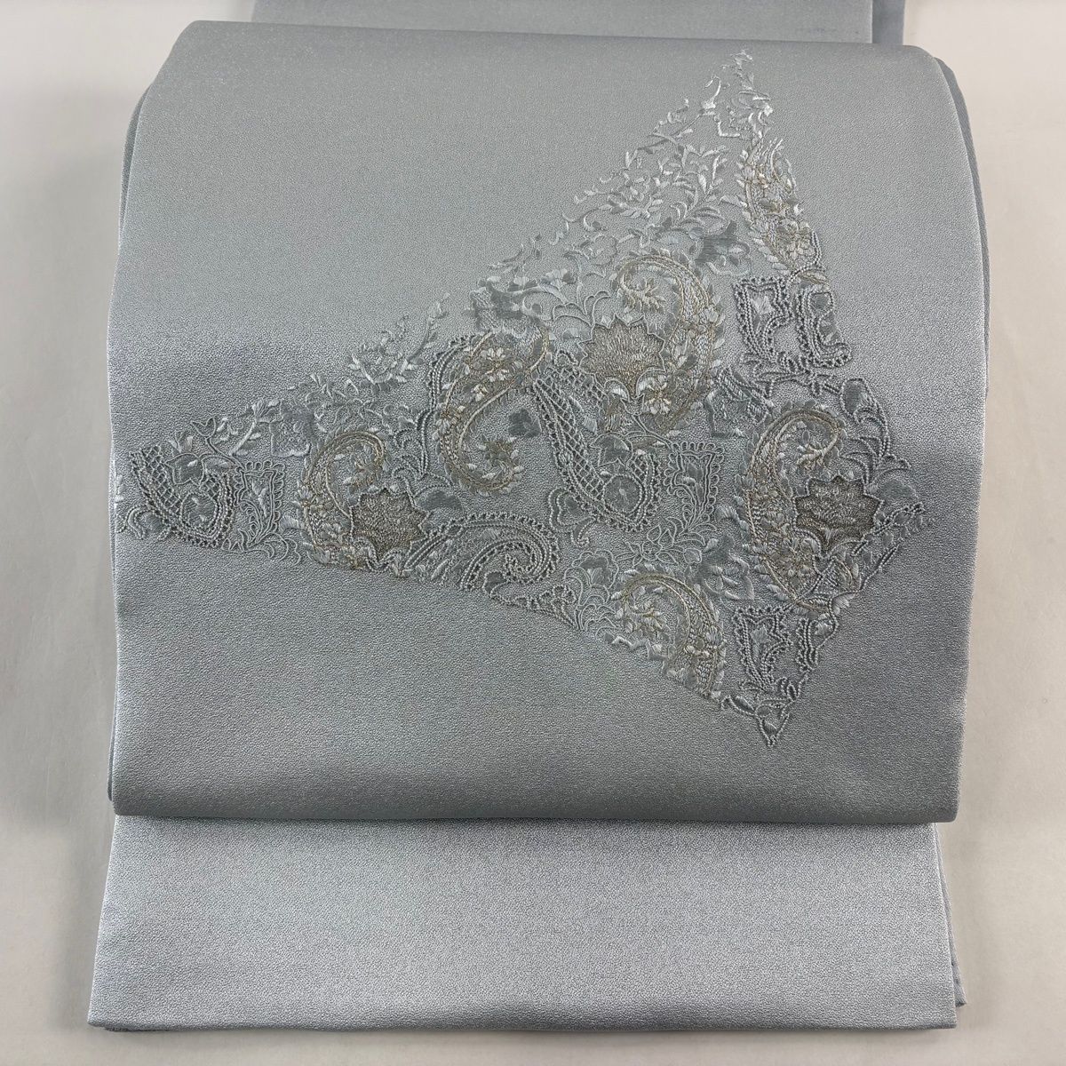 袋帯 秀品 草花 金銀糸 刺繍 水色 お太鼓柄 正絹 【中古】 - メルカリ