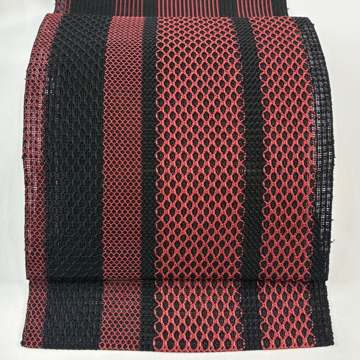 名古屋帯 秀品 夏帯 八寸名古屋帯 松葉仕立て 縞 幾何学模様 えんじ色