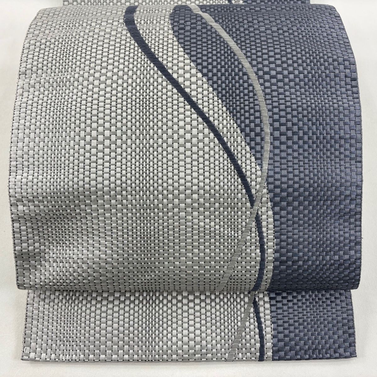 名古屋帯 秀品 松葉仕立て 八寸名古屋帯 よろけ縞 灰白 正絹