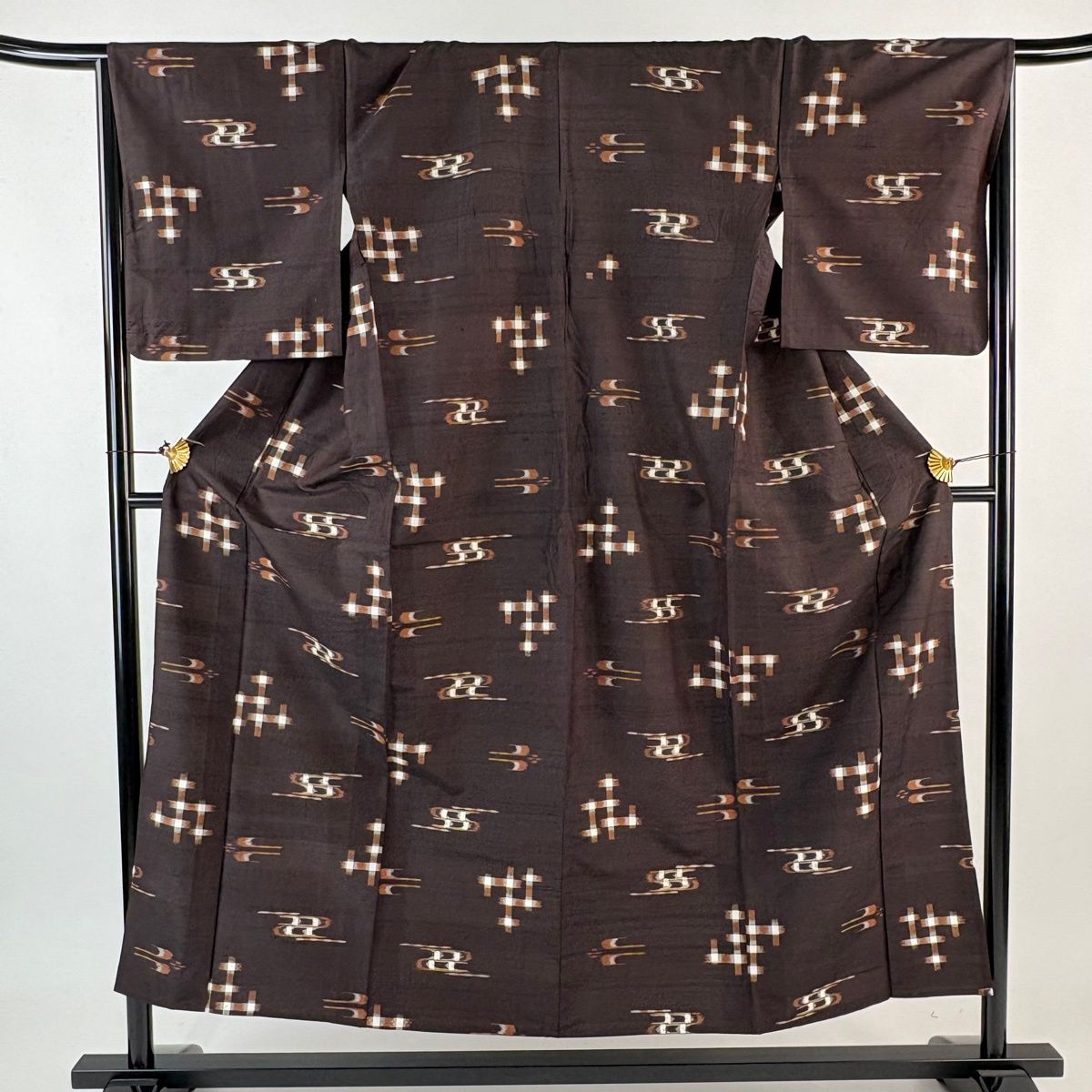 紬 身丈152 cm 裄丈66 5 M 単衣 つばめ 井桁絣 焦茶色 正絹 秀品