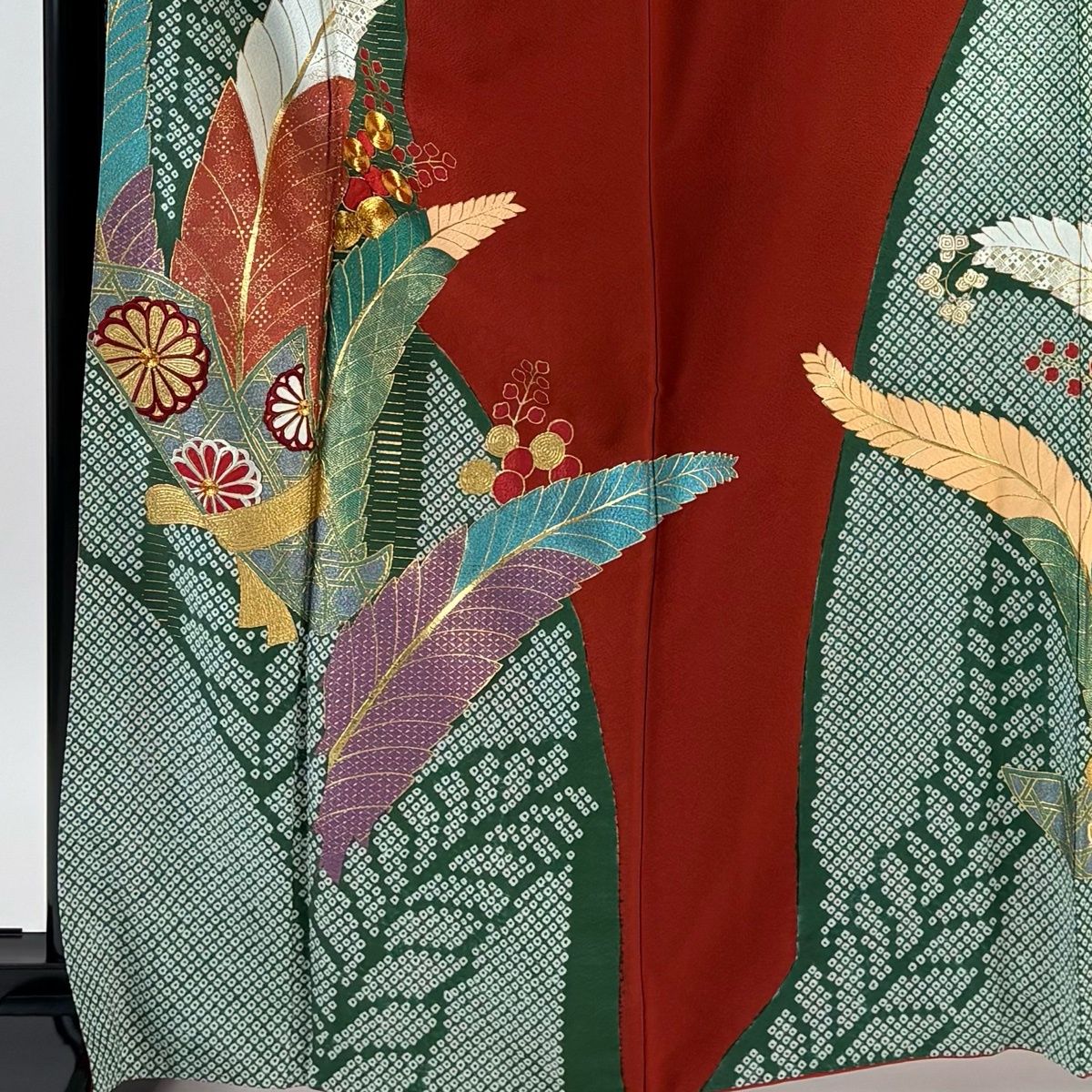 振袖 身丈165.5 cm 裄丈69 L 袷 花束 葉柄 金糸 絞り 赤茶 正絹 秀品