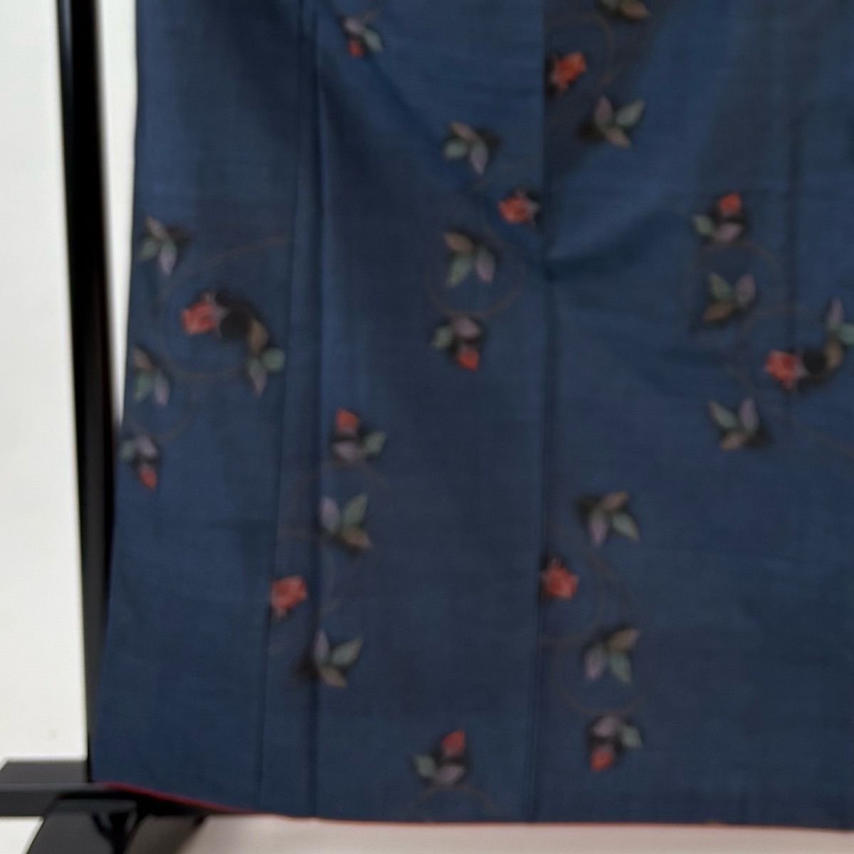 紬 身丈162.5 cm 裄丈67 M 袷 花唐草 紺色 正絹 秀品