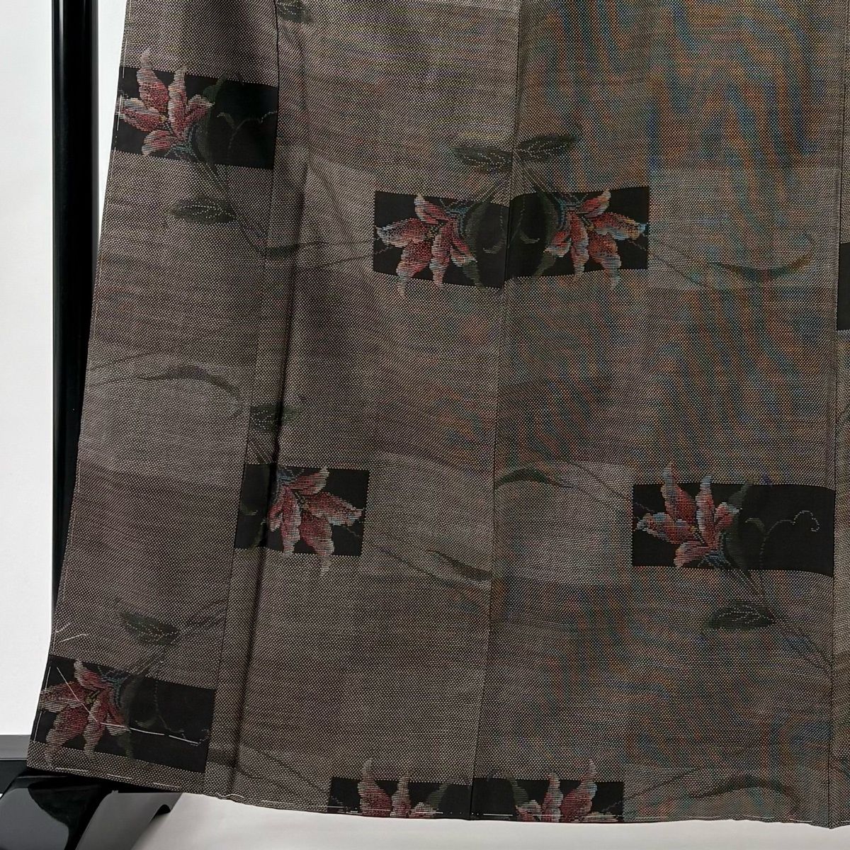 大島紬 身丈163.5 cm 裄丈63 S 袷 純泥染 証紙 草花 変わり市松 焦茶色 正絹 秀品