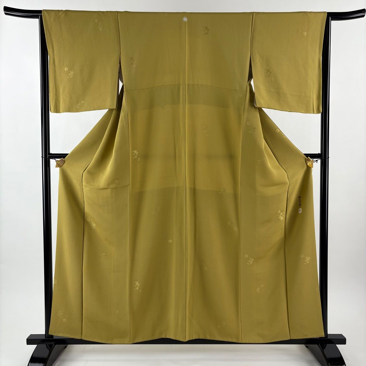 美品】 色無地 身丈157cm 裄丈65cm M 袷 柿本市郎 落款 地紋 からし色