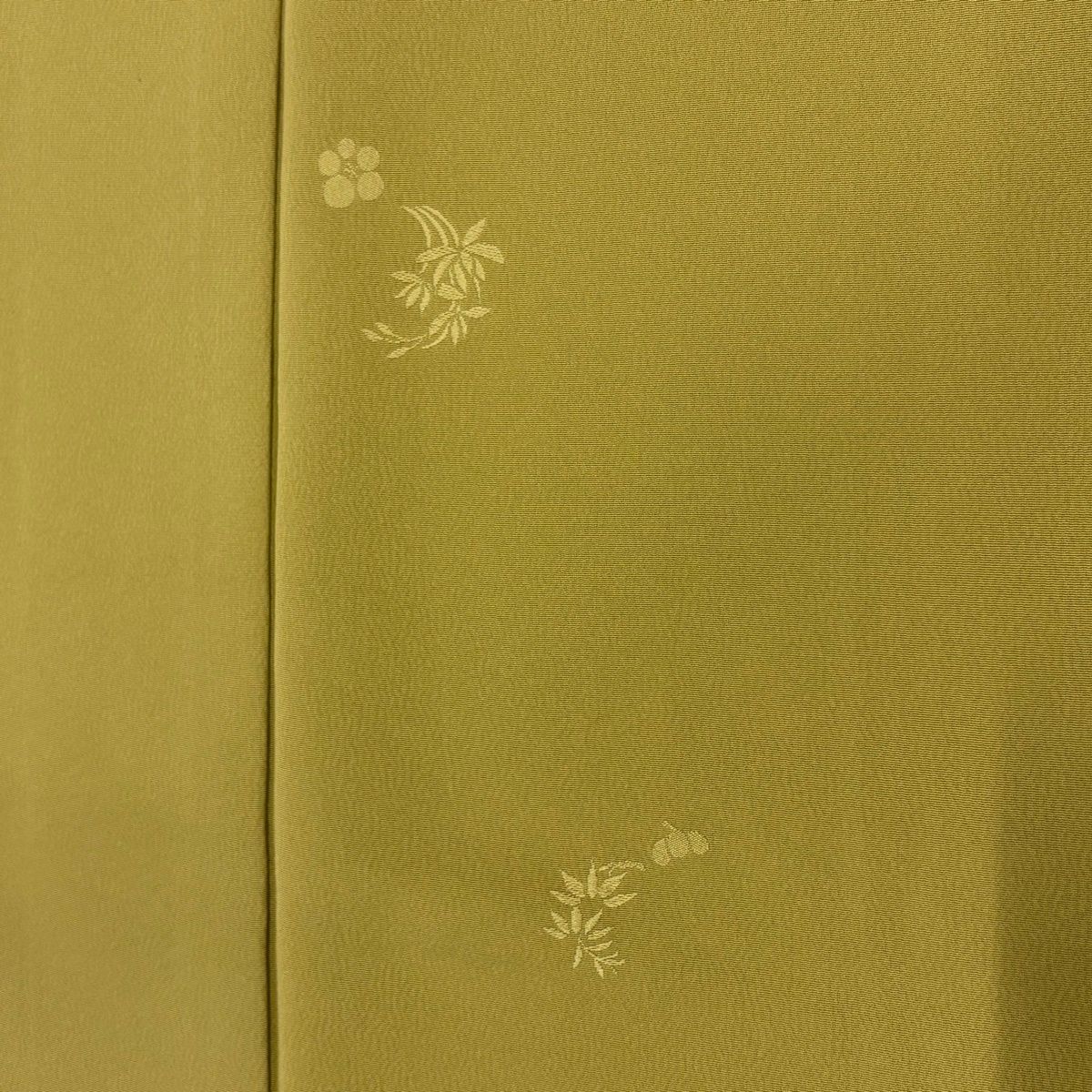 美品】 色無地 身丈157cm 裄丈65cm M 袷 柿本市郎 落款 地紋 からし色