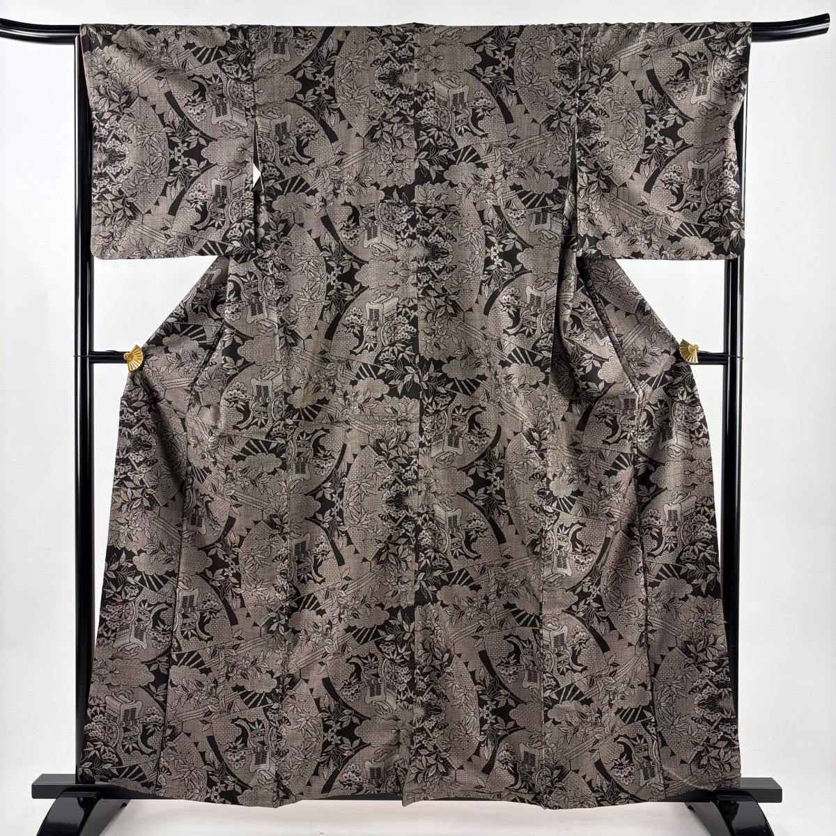 大島紬 身丈159.5 cm 裄丈66 M 袷 泥染 証紙 御所車 草花 焦茶色 正絹 秀品