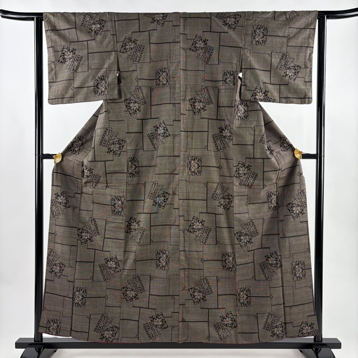 紬 身丈158 cm 裄丈62.5 S 袷 色紙 草花 焦茶色 正絹 秀品