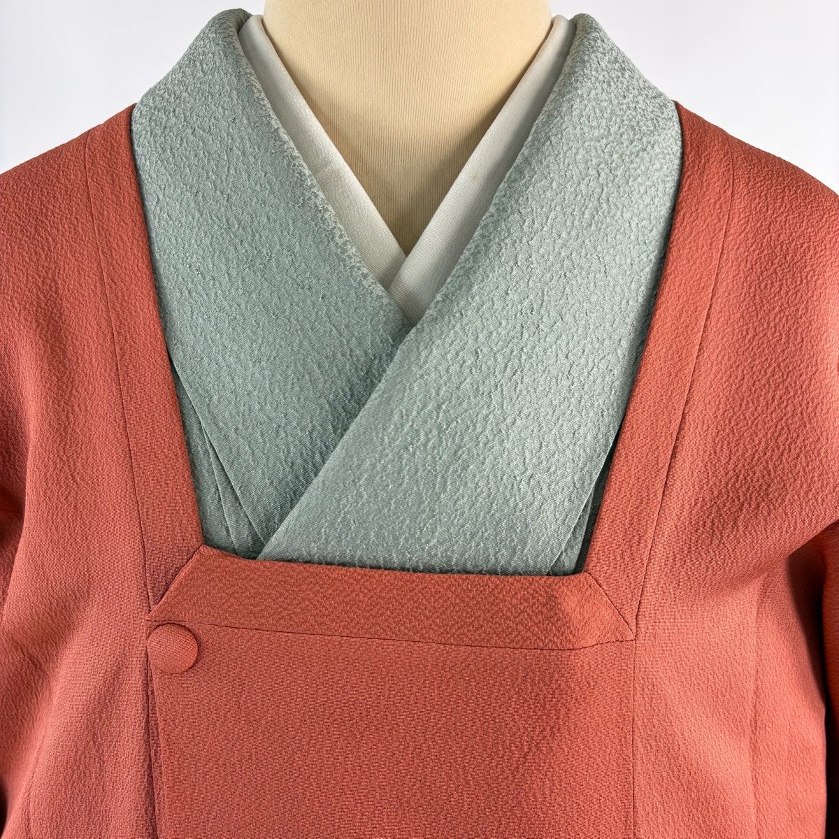  道行 身丈84 cm 裄丈63.5 S 和装コート 角衿 草花 波 相良刺繍 サーモンピンク 正絹 秀品 羽織 着物 浴衣