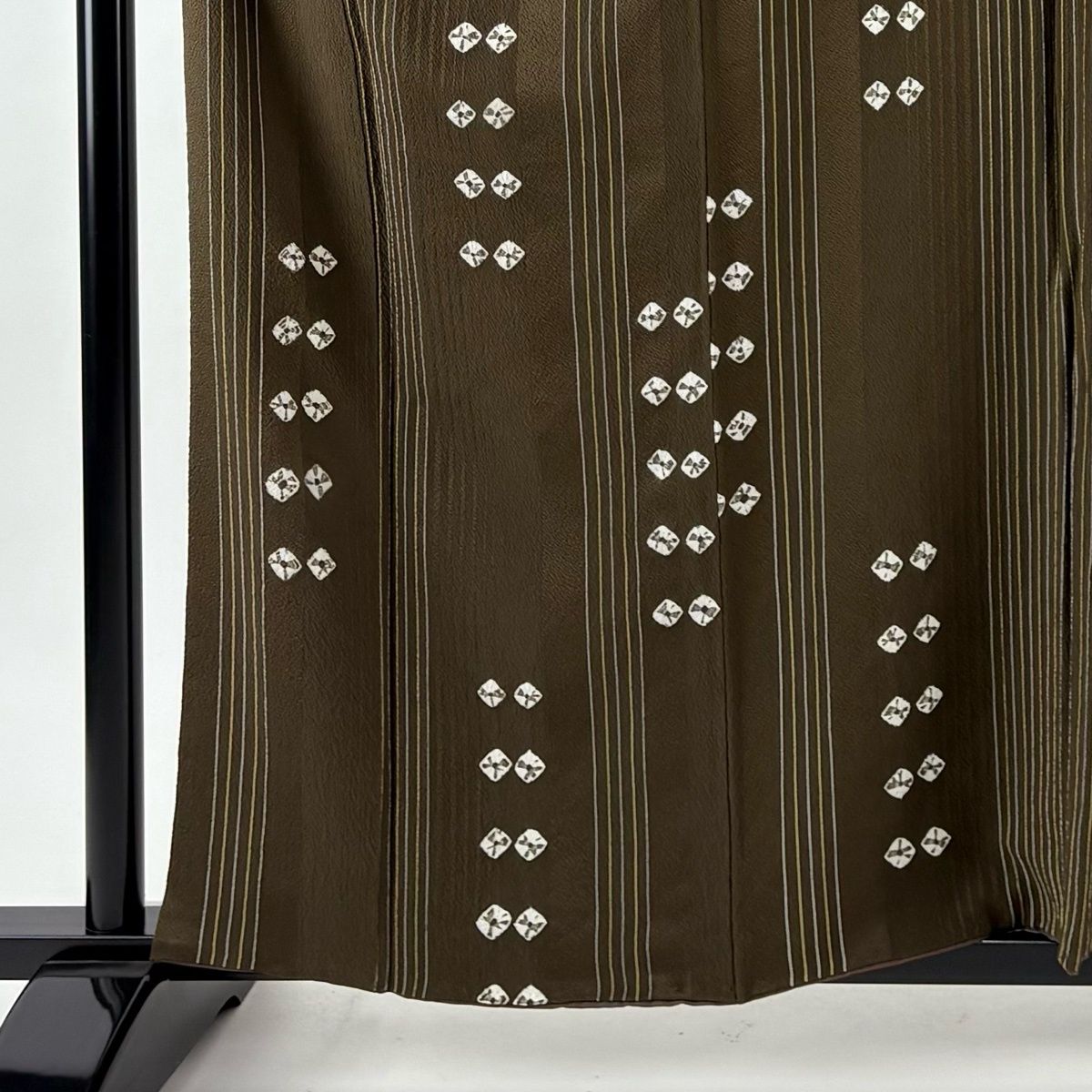 小紋 身丈160.5 cm 裄丈67 M 袷 縞 幾何学模様 茶緑色 正絹 秀品