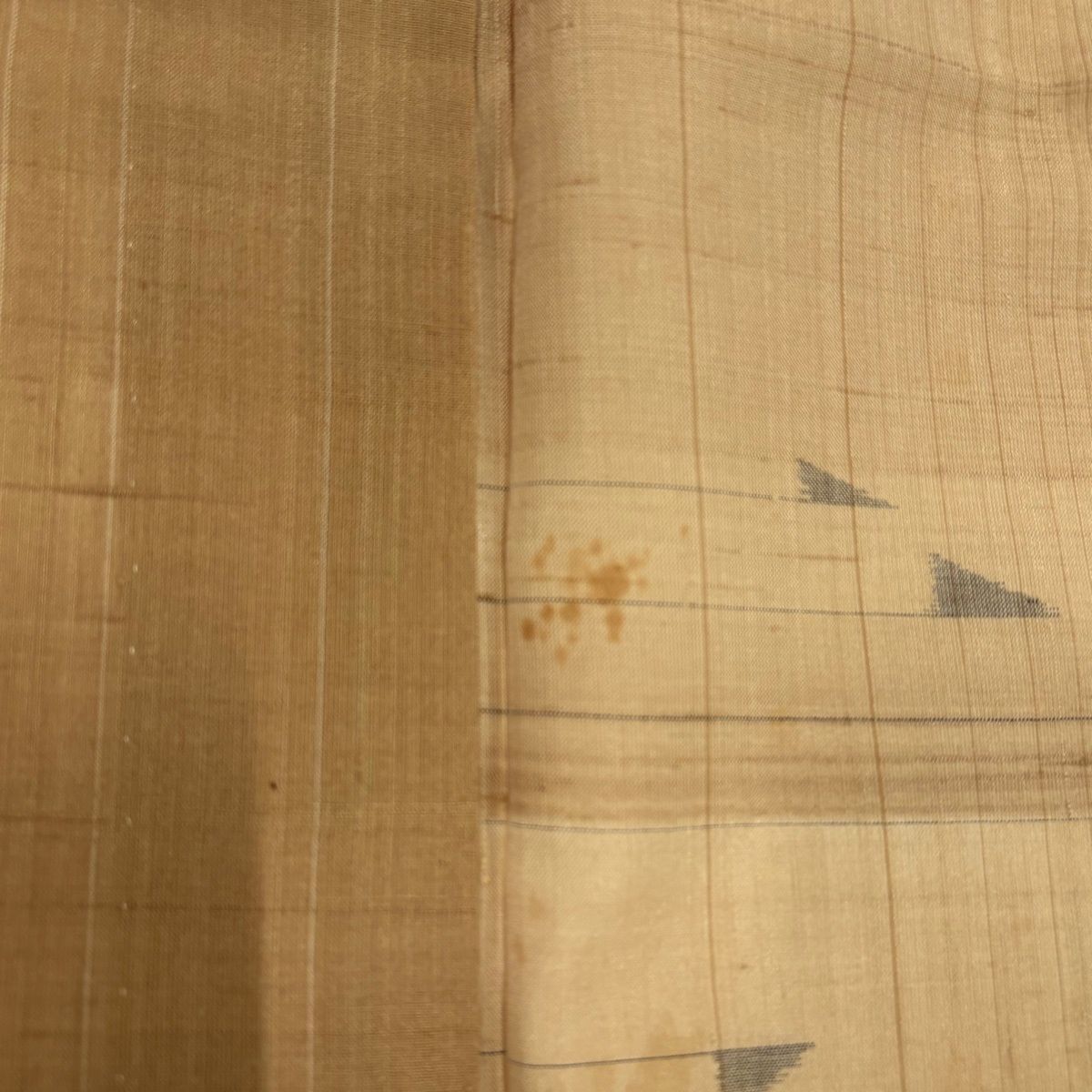 幾何学 山吹茶色