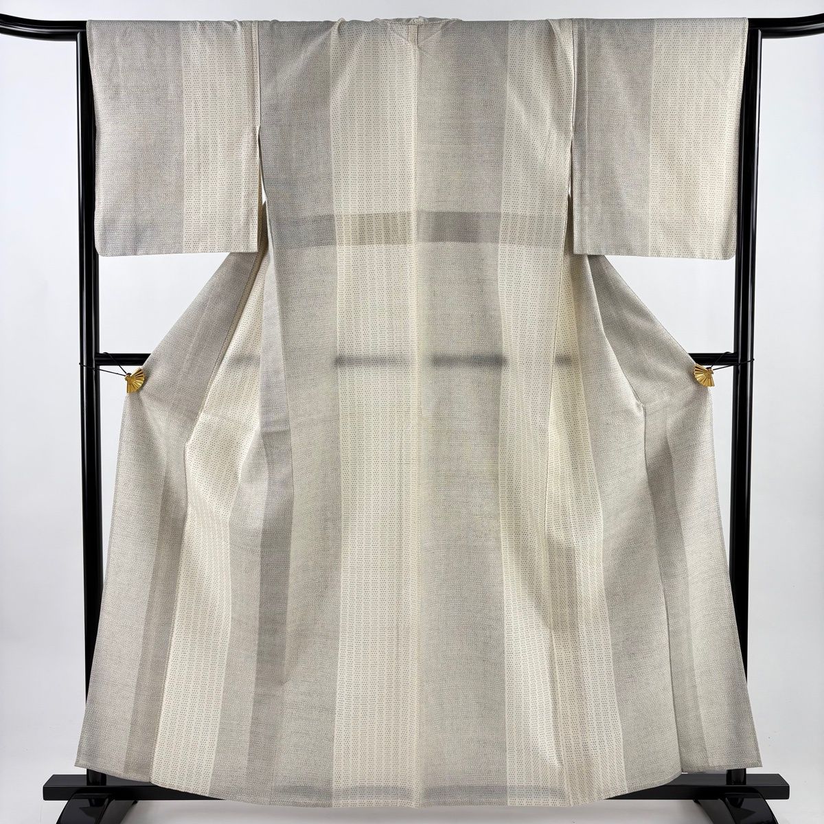 紬 身丈160 5 cm 裄丈65 M 単衣 亀甲絣 幾何学 ベージュ 正絹 秀品