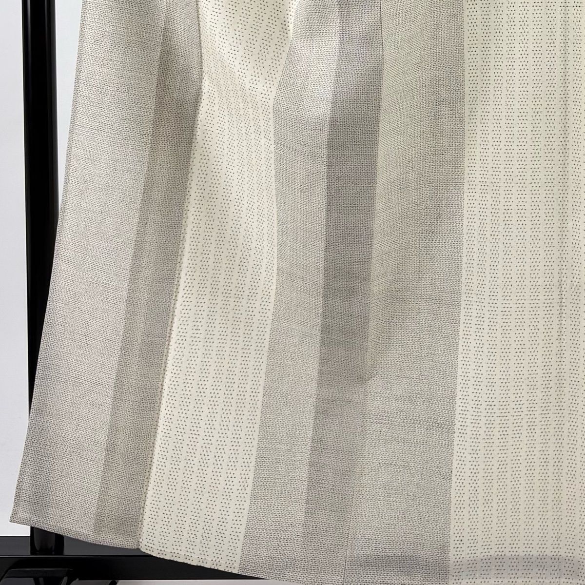 紬 身丈160.5 cm 裄丈65.5 M 単衣 亀甲絣 幾何学 ベージュ 正絹 秀品