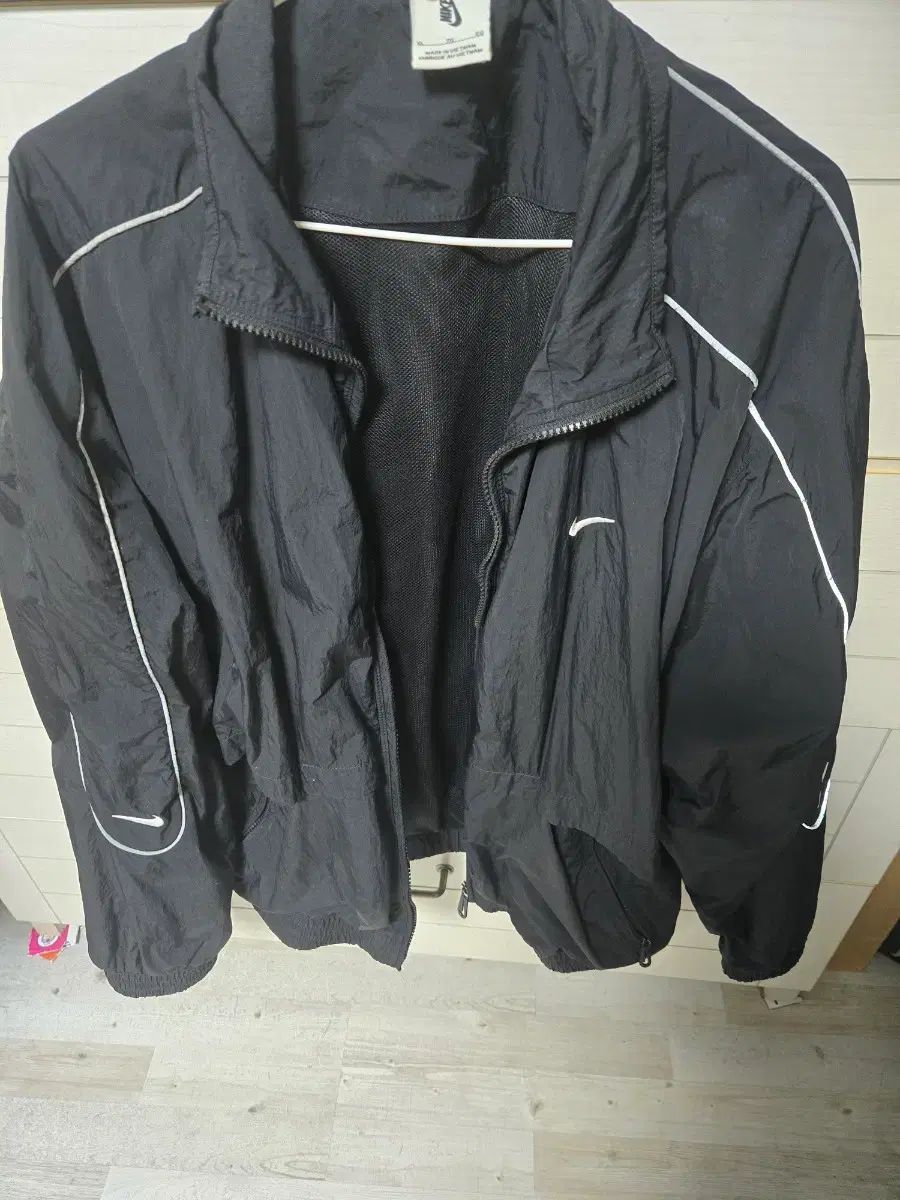 ナイキ NIKE NSW ソロ SOLO スウッシュ ウィンドブレーカー XL