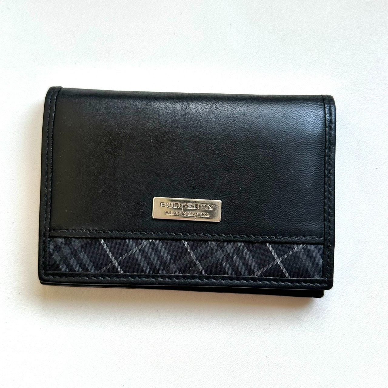 バーバリー　ブラックレーベル　未使用品　名刺入れ　ブラック　チェック 未使用品 バーバリー ブラックレーベル 名刺入れ ブラック×レッド