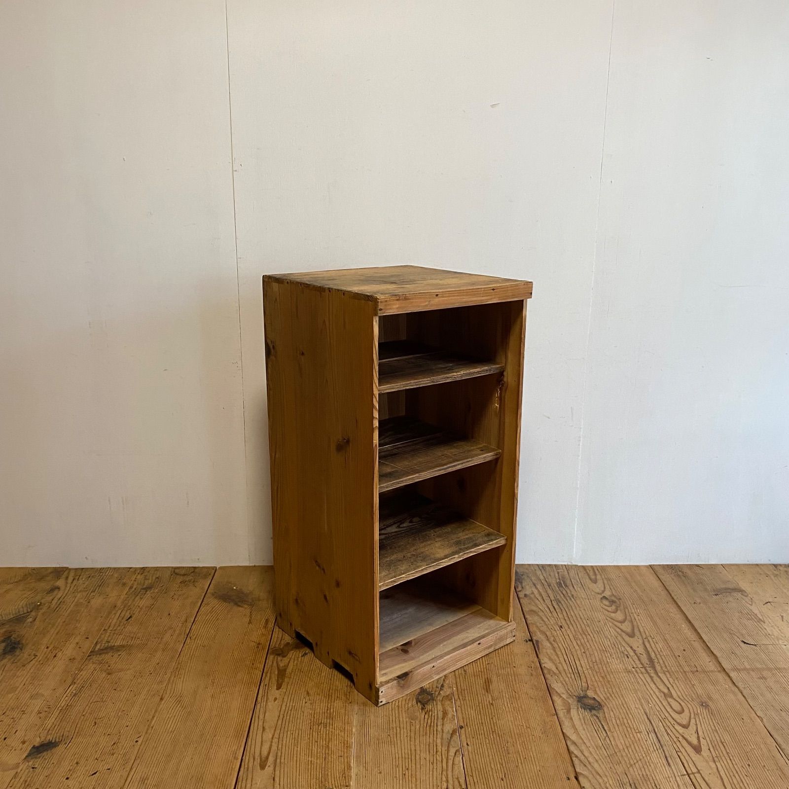 アンティーク 古家具 木製 本棚 食器棚 収納棚 シェルフ 無垢材 y362