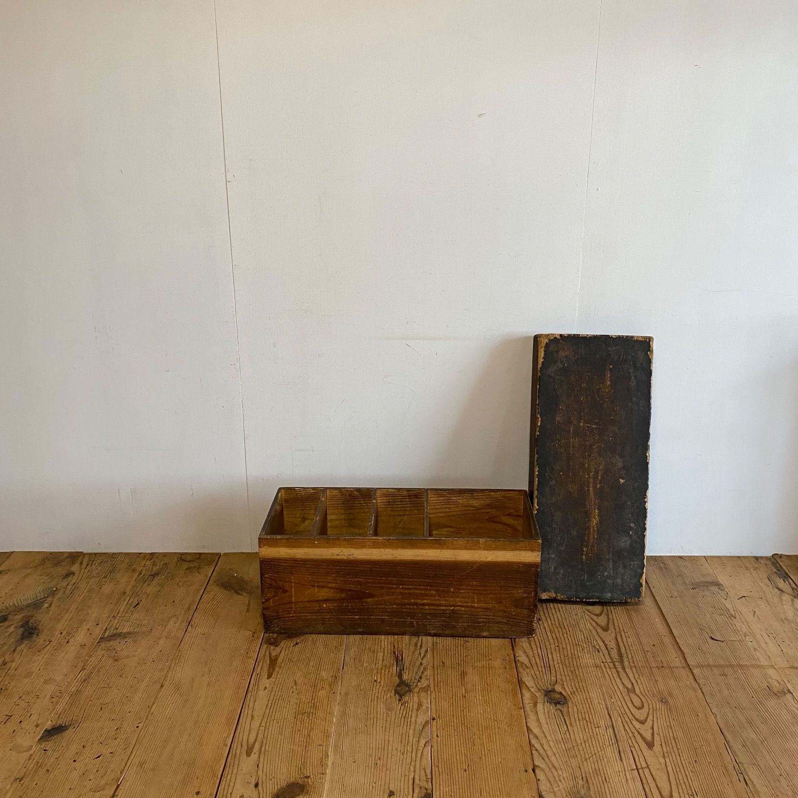 アンティーク 古家具 木製 本棚 木箱 収納棚 昭和レトロ 無垢材 y363