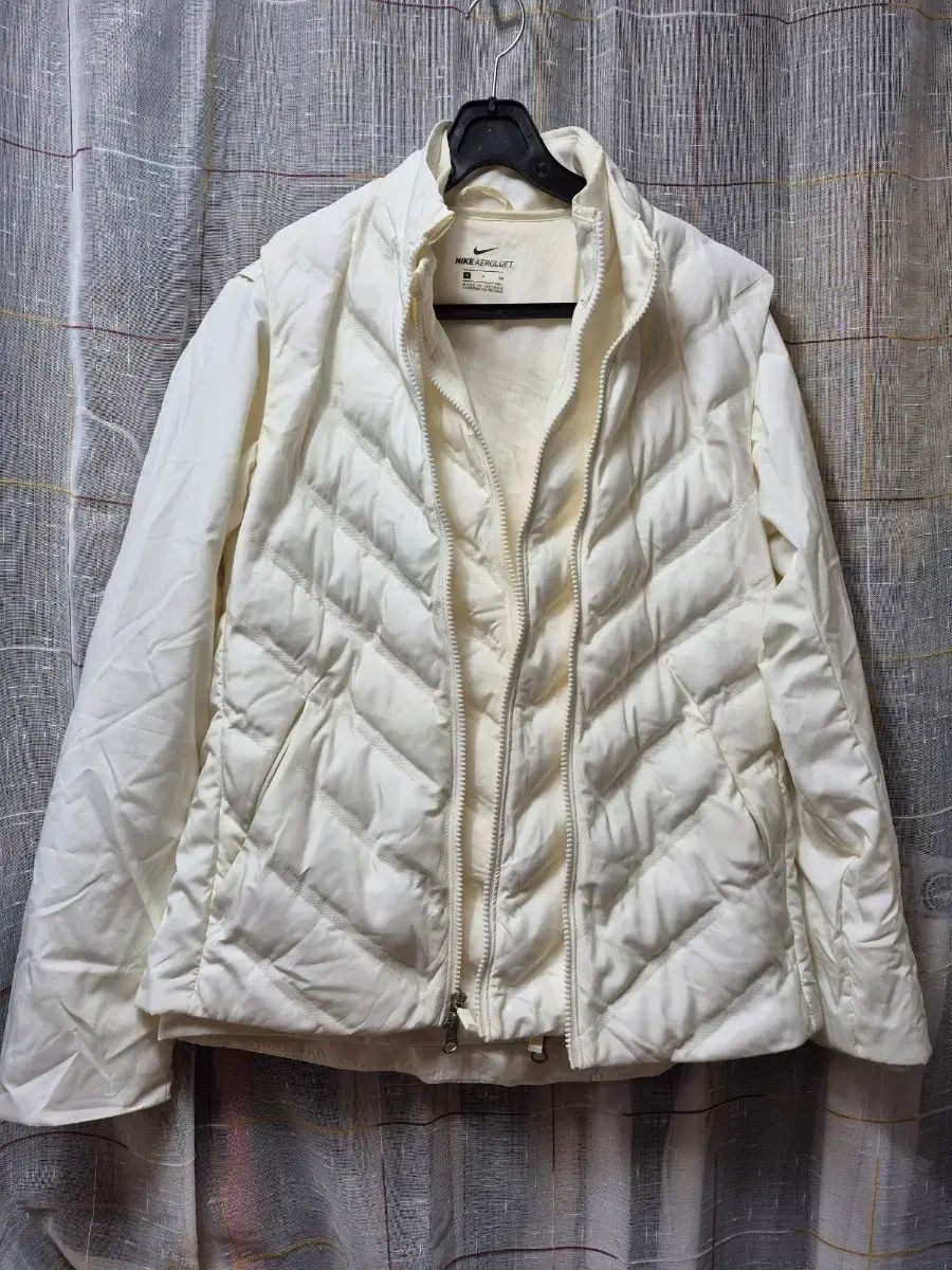 ナイキ エアロロフト ダウン