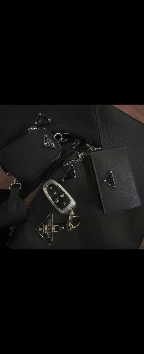 PRADA プラダ キーホルダー クラッチバッグ 二つ折り財布