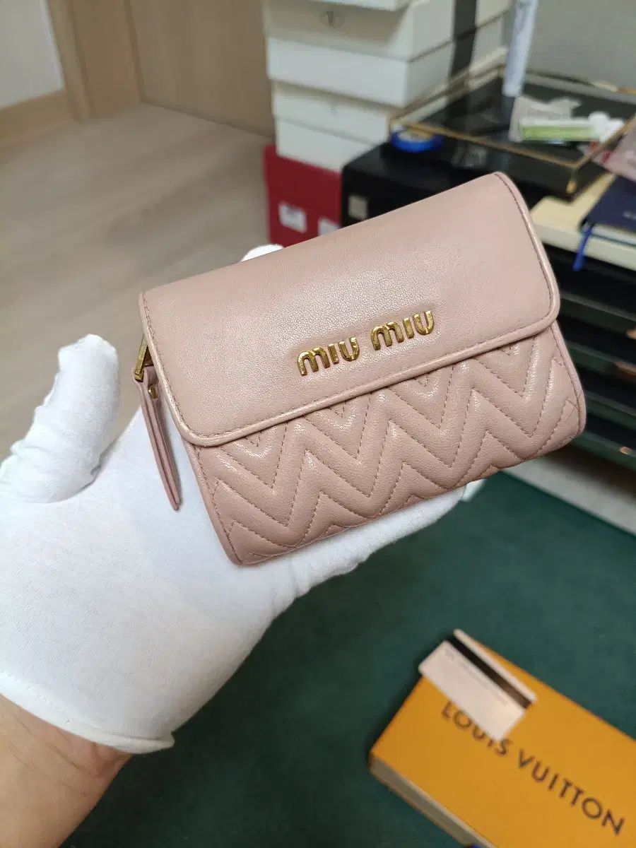 ミュウミュウ マトラッセ 中財布 5 ML 002