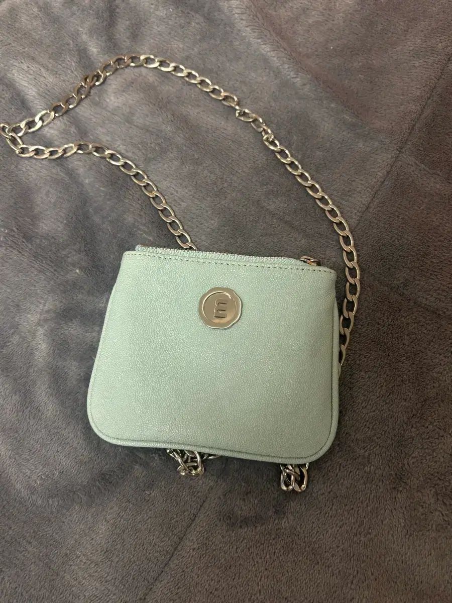 キャビア ブルー