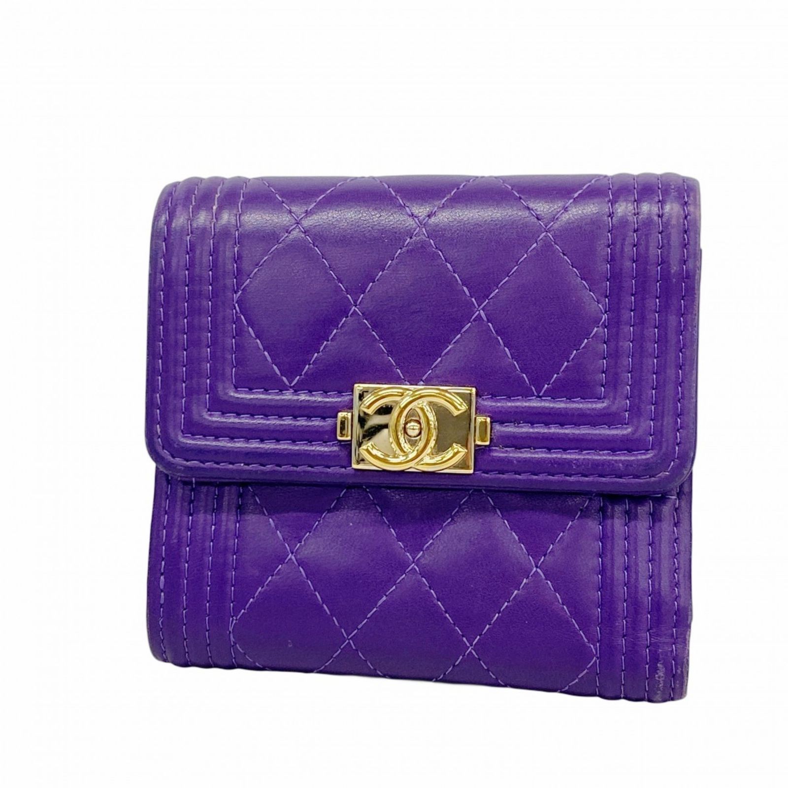 CHANEL ラムスキン 三つ折り財布　パープル シャネル(Chanel) シャネル 三つ折り財布 ボーイシャネル ラムスキン