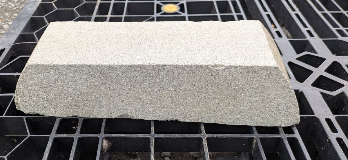 砥石 外寸 約 . .5㎝ 約6.8㎏