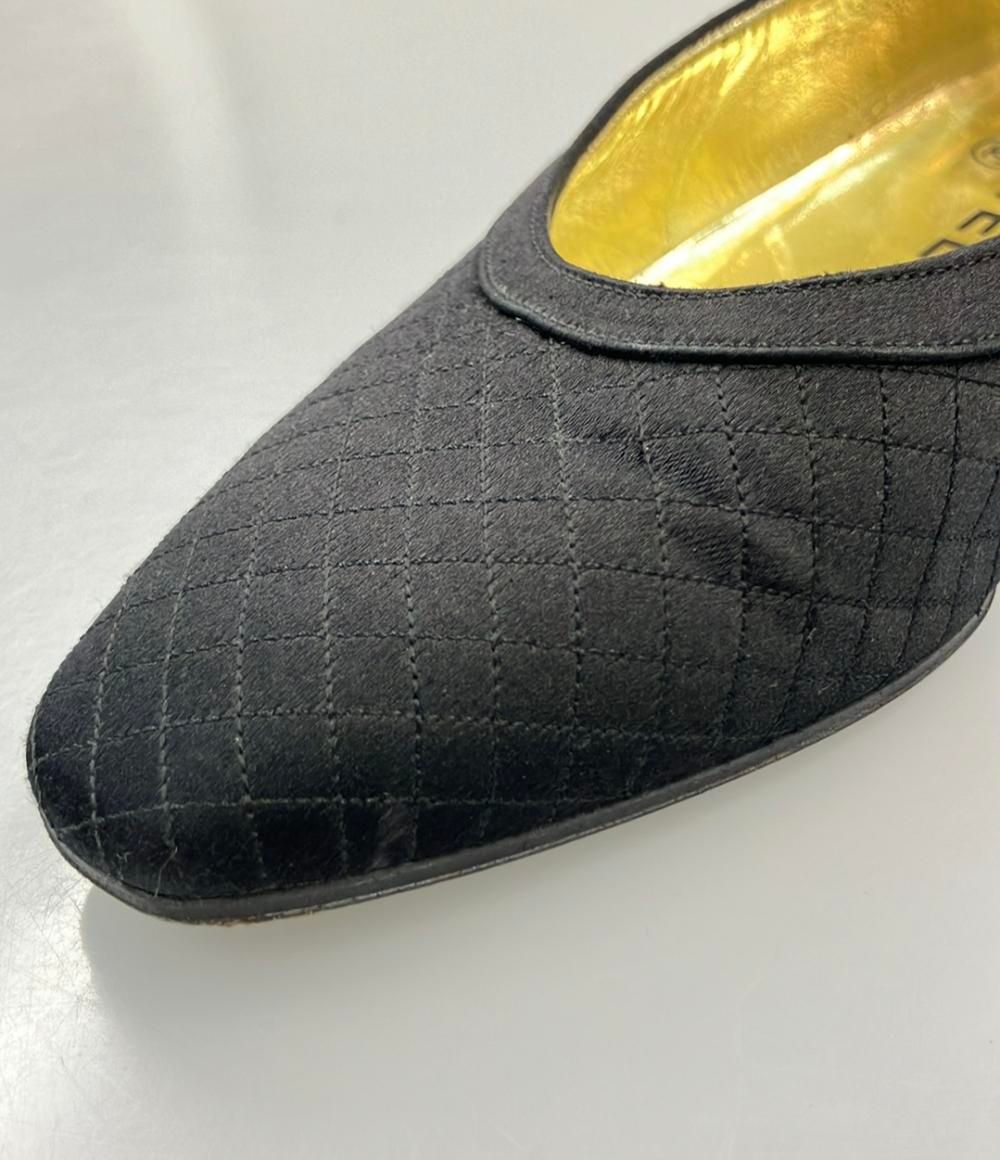 フラットパンプス