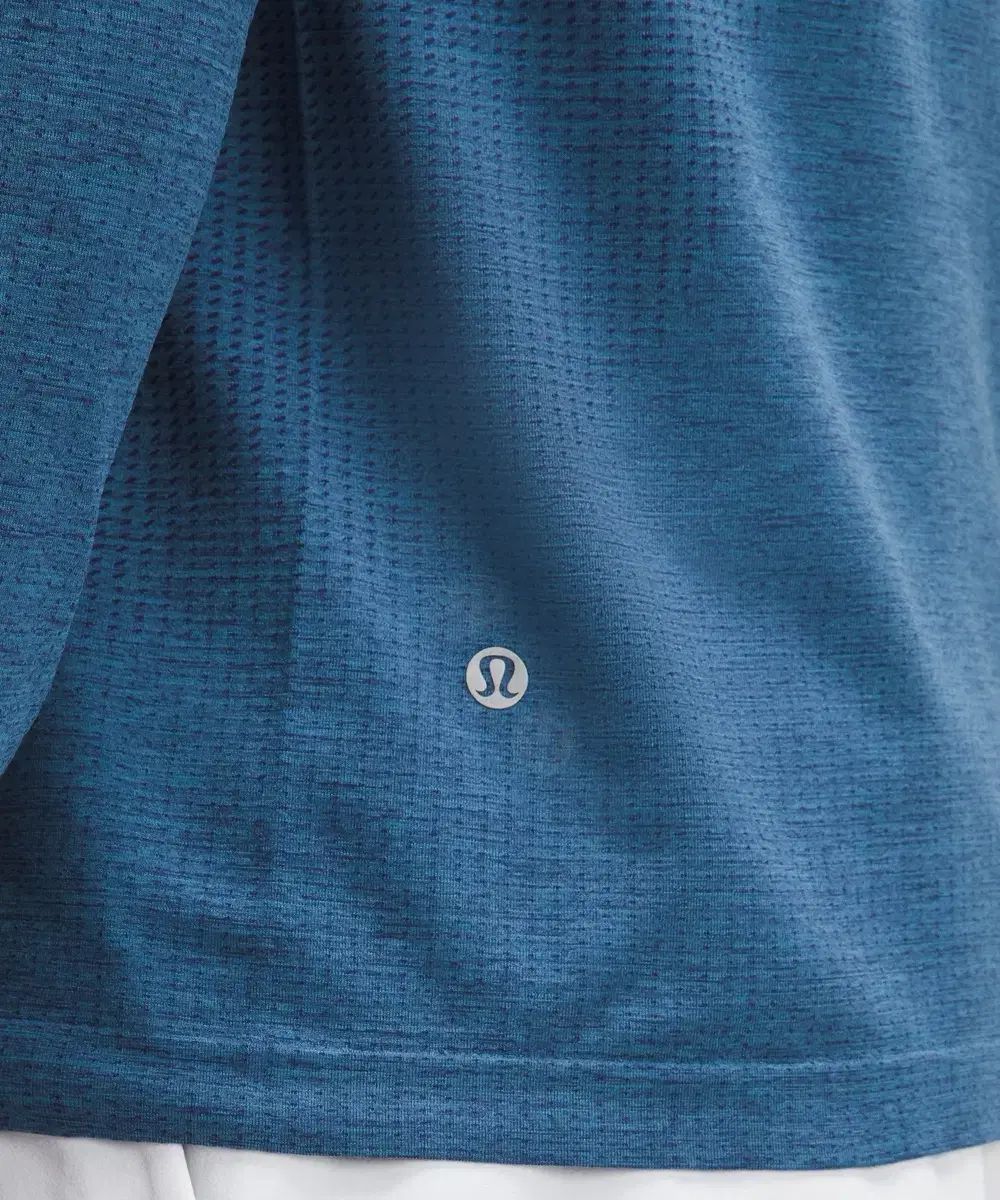 ルルレモン メタルベント テック ロングスリーブ