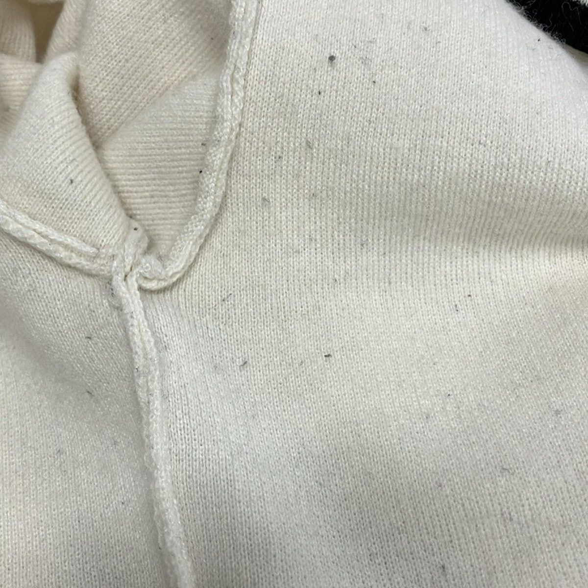 - アイボリー×黒