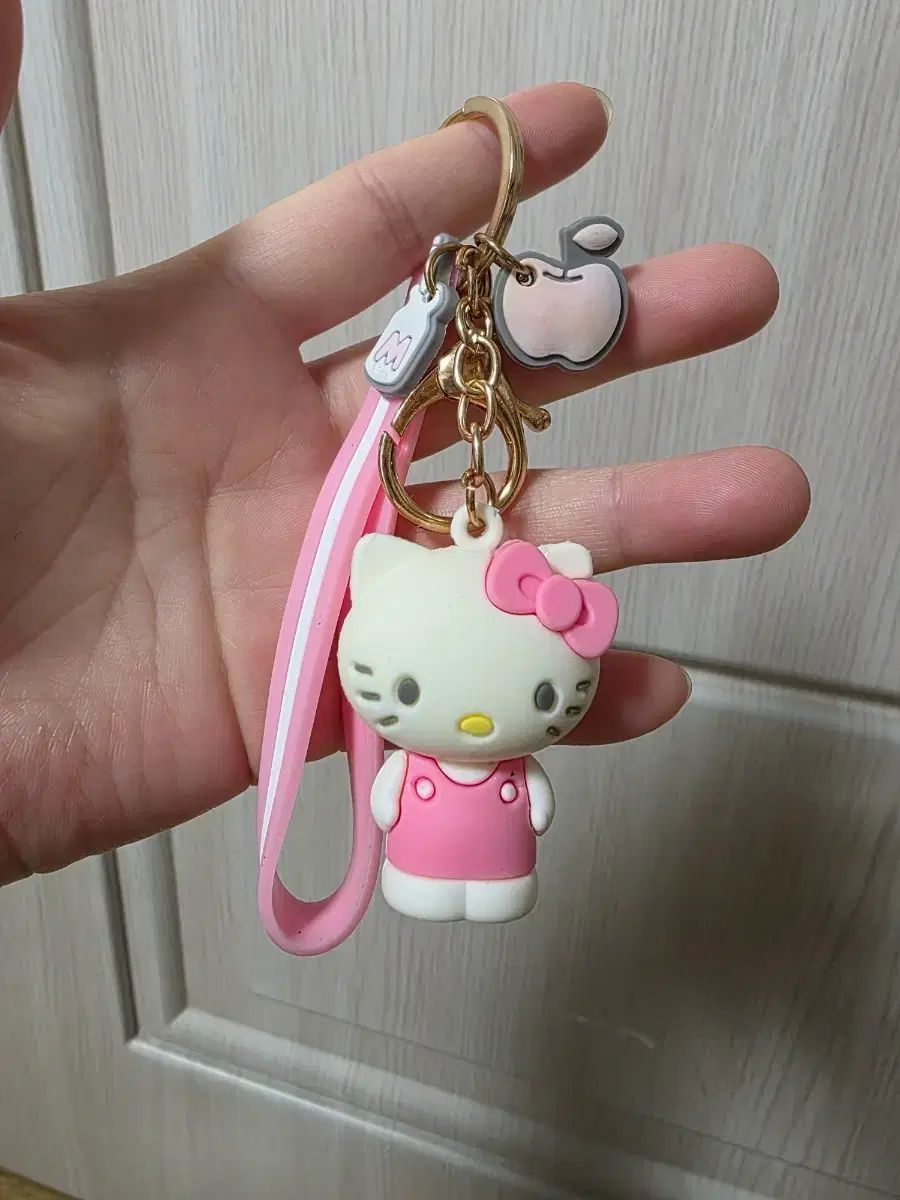 ハローキティ キーホルダー - メルカリ