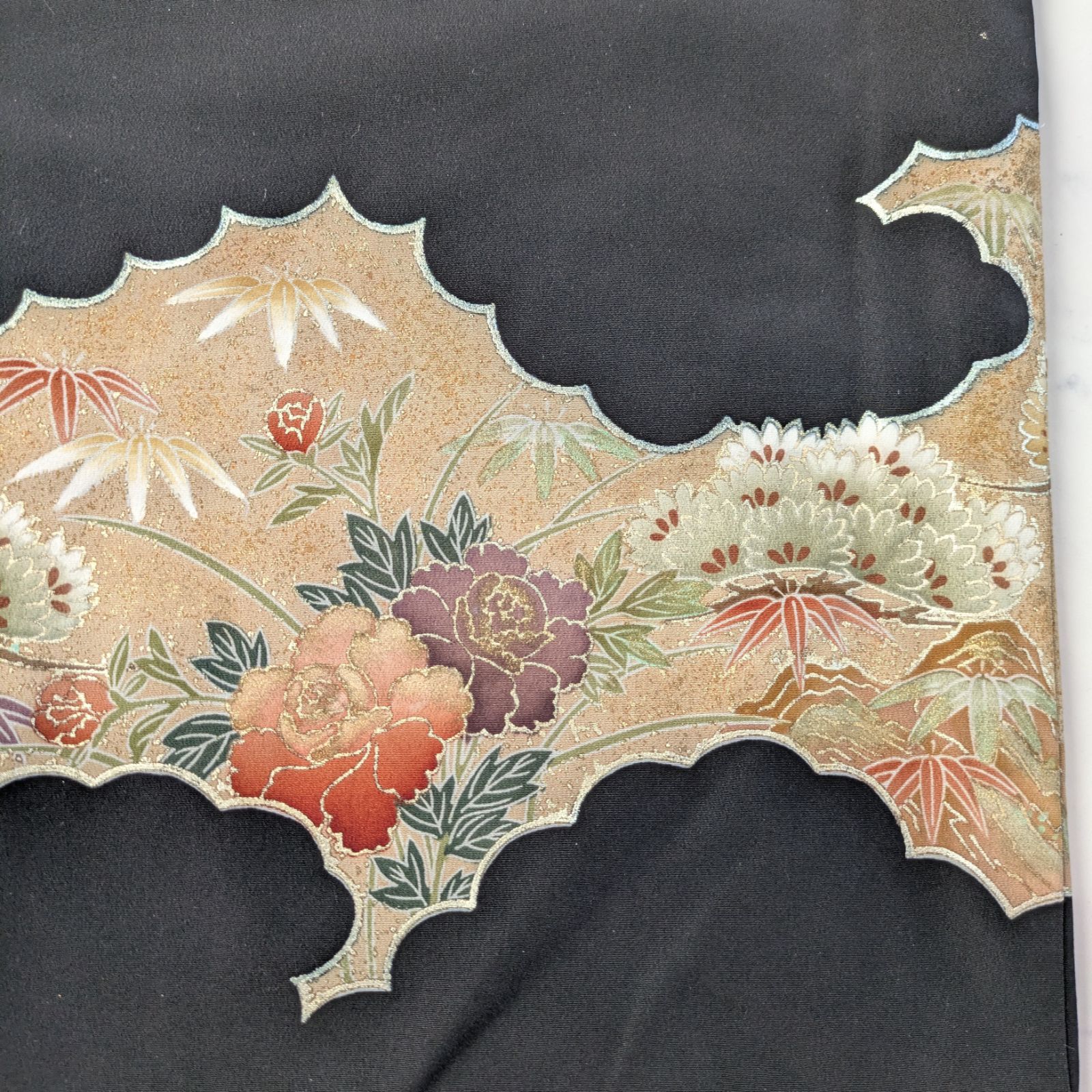 笠松と尾長鶏 刺繍黒留袖 着物リメイク 長袖ワンピース - メルカリ