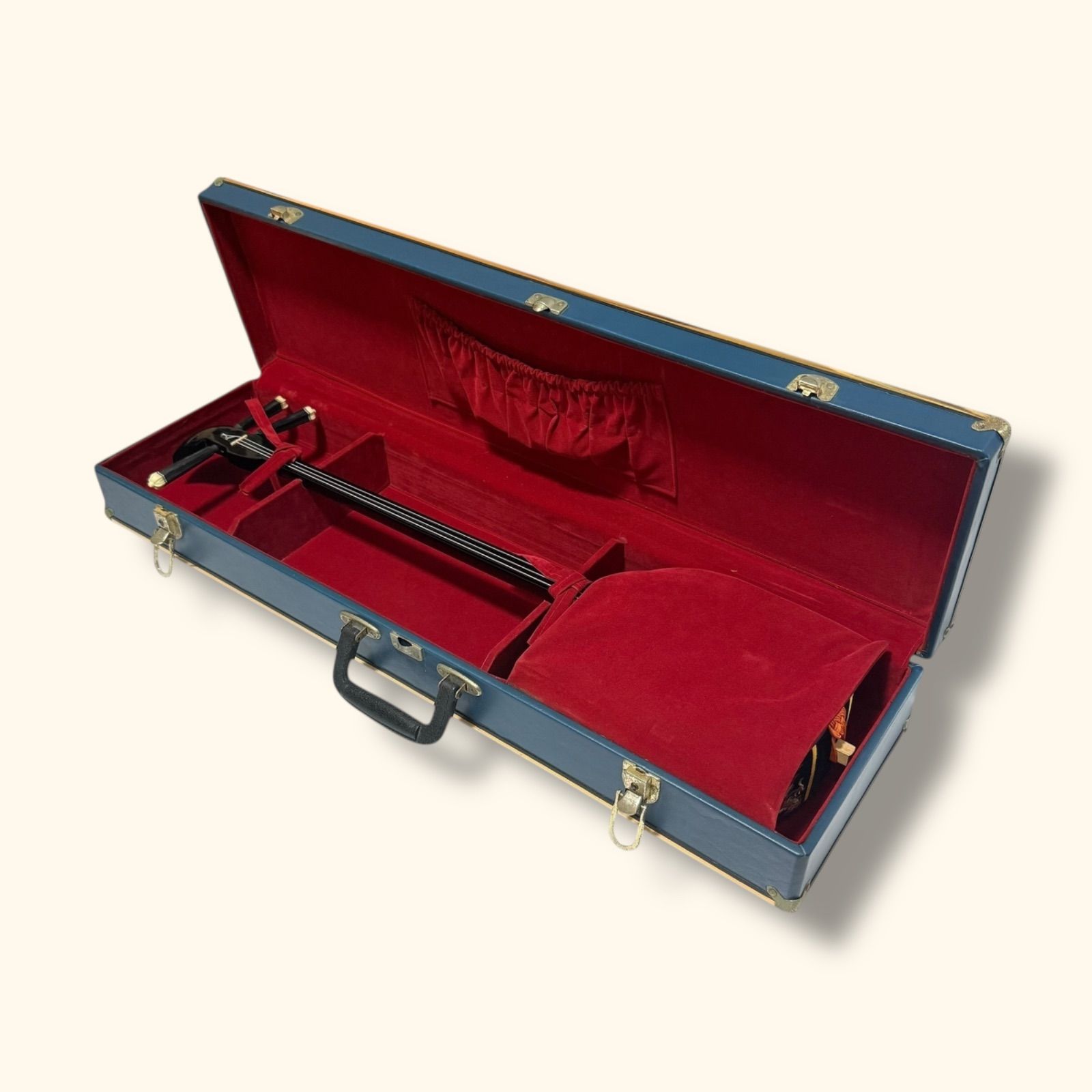 沖縄 三線 蛇皮 真壁型 ハードケース付 - メルカリ