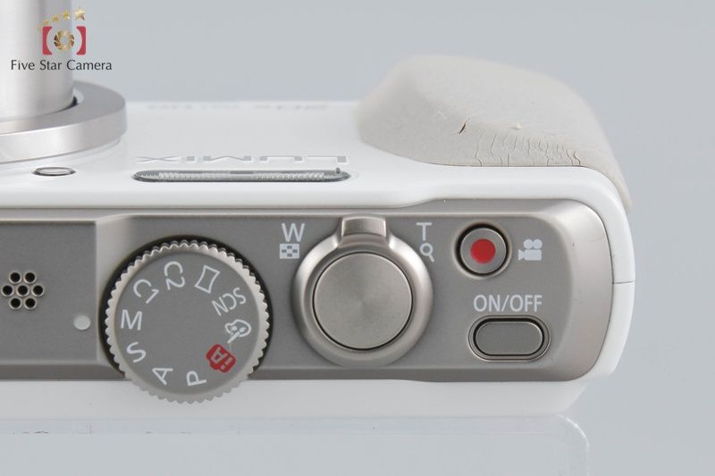 ホワイト コンパクトデジタルカメラ