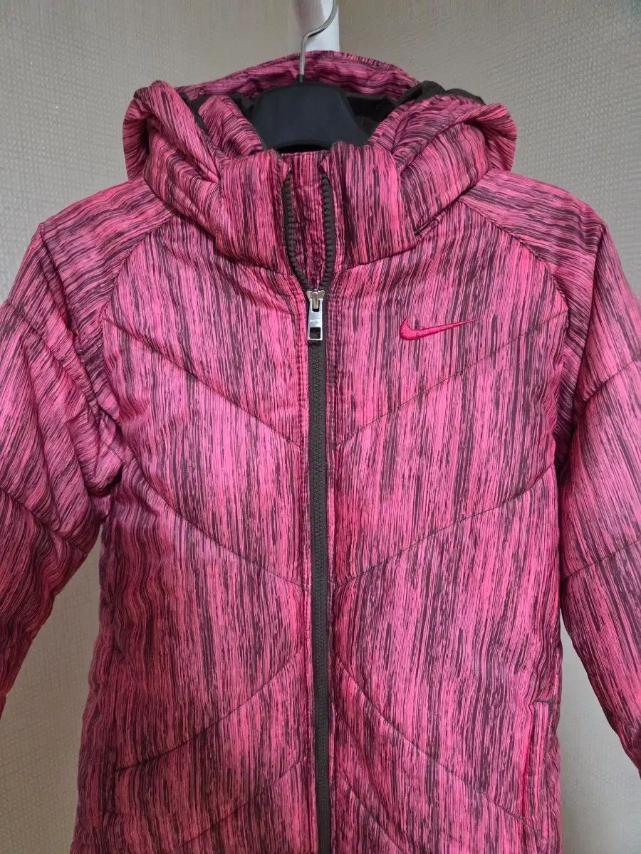 ナイキ ピンク ランニングダウン アウター