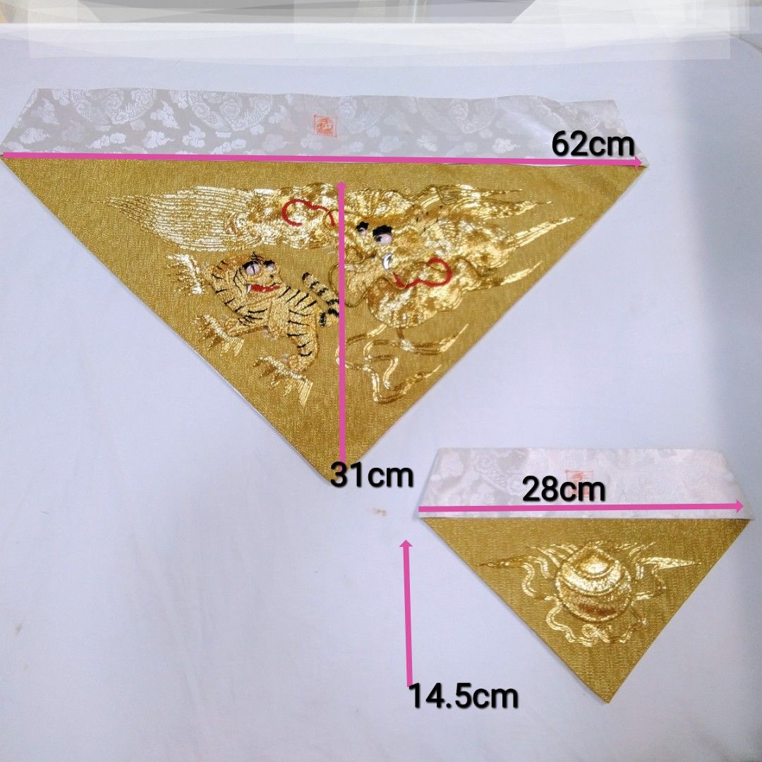 仏具 仏壇用 金手刺繍 三角打敷 龍虎前卓 幅62 cm 200代 上卓幅絵柄Q 913