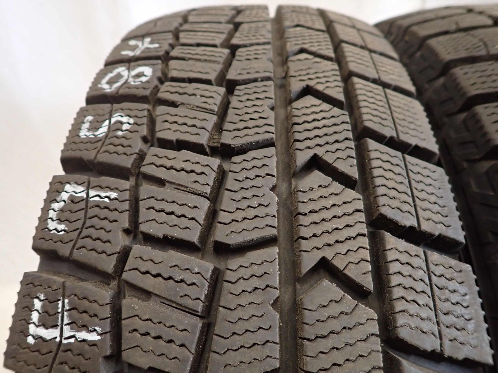 冬4本SET 会社宛 185 70 R 14 88 Q ダンロップ WINTER MAXX WM 02 カローラフィールダー フリード ノート デミオ ポロ NO F 7584