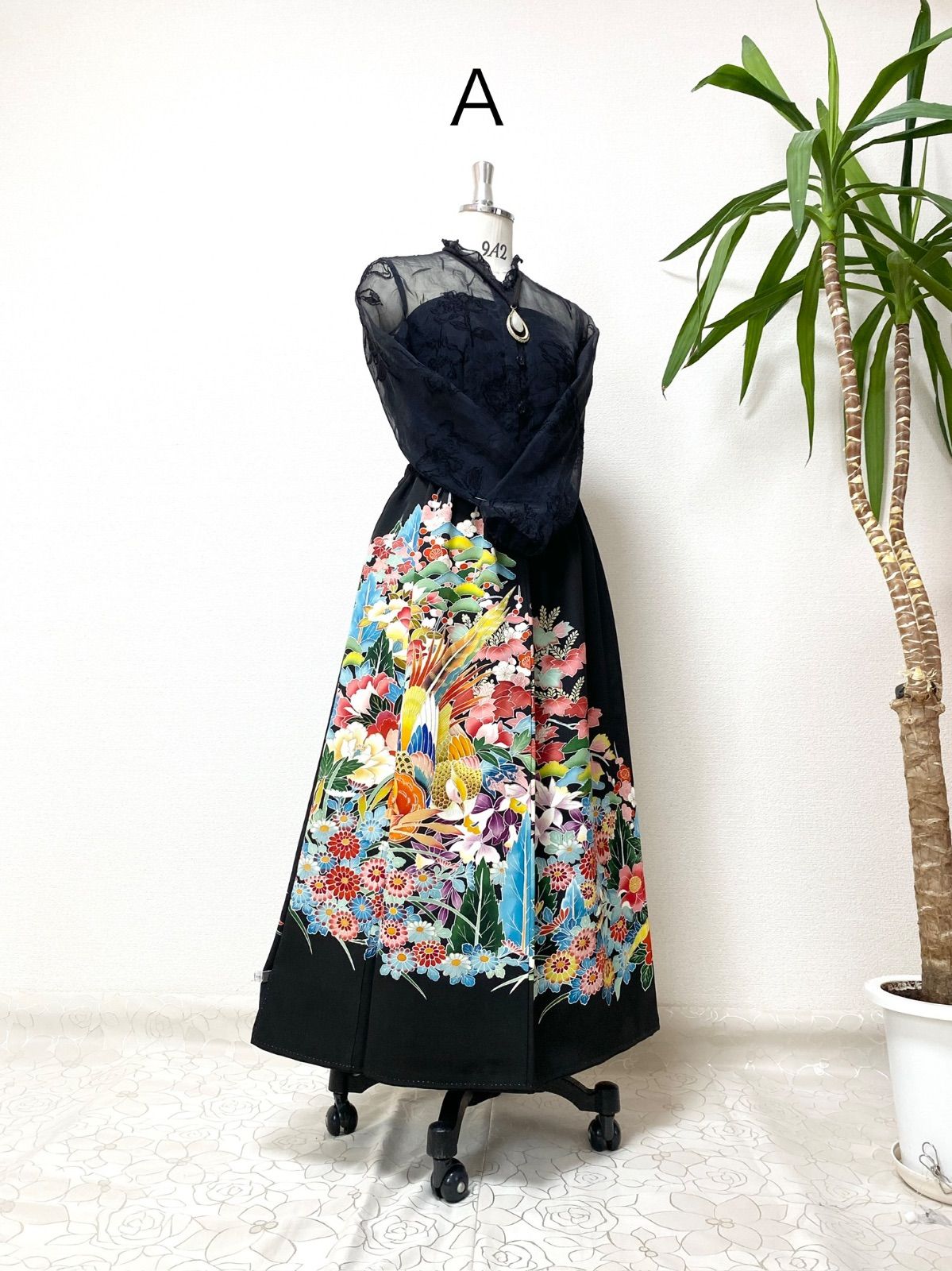 大人 セレブ着物スカートフリーサイズ1点物黒留袖着物リメイクウエストゴムロングスカートフリーサイズ みハンドメイドNO 6020