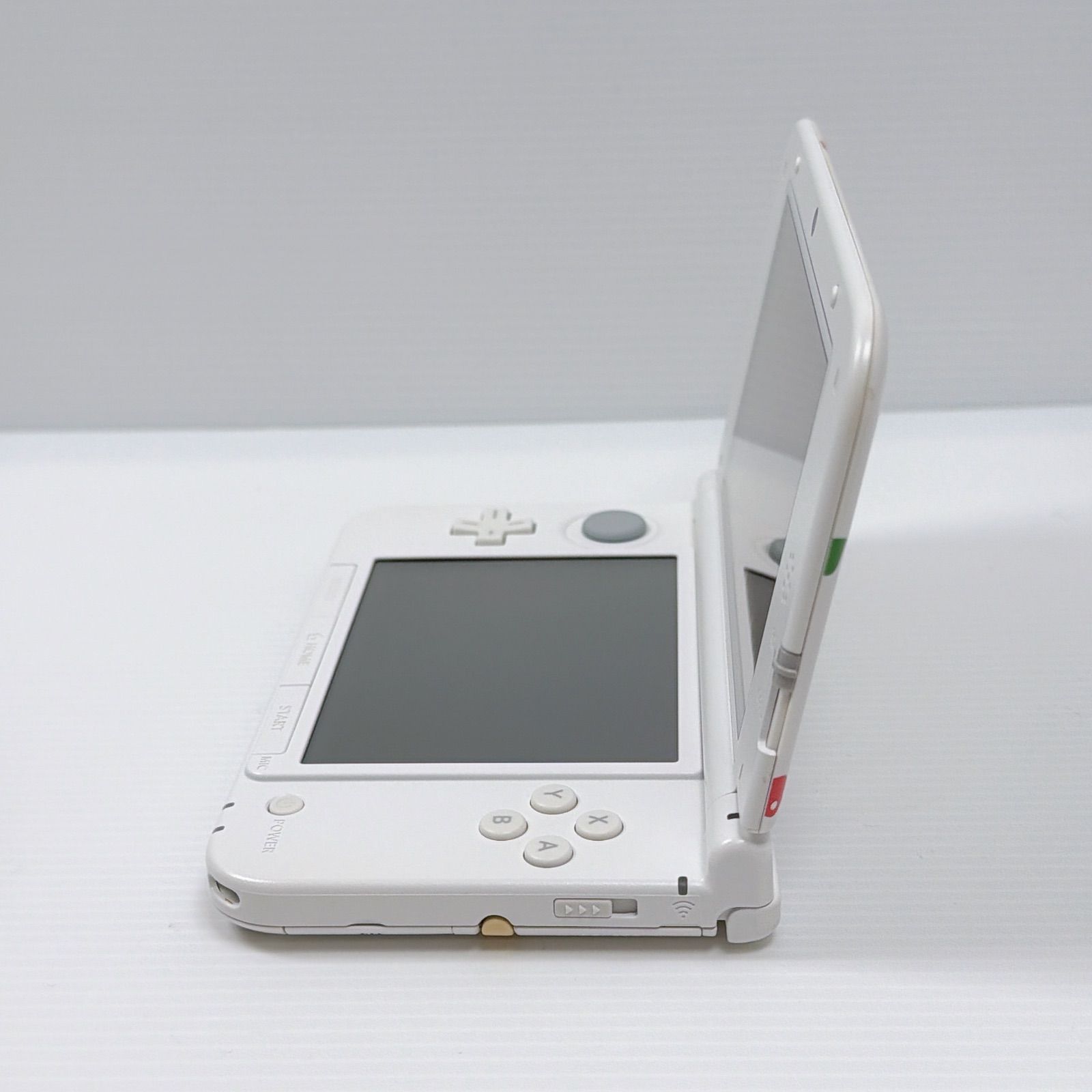 ニンテンドー 3DSLL とびだせどうぶつの森パック 画面極美品 ソフト 