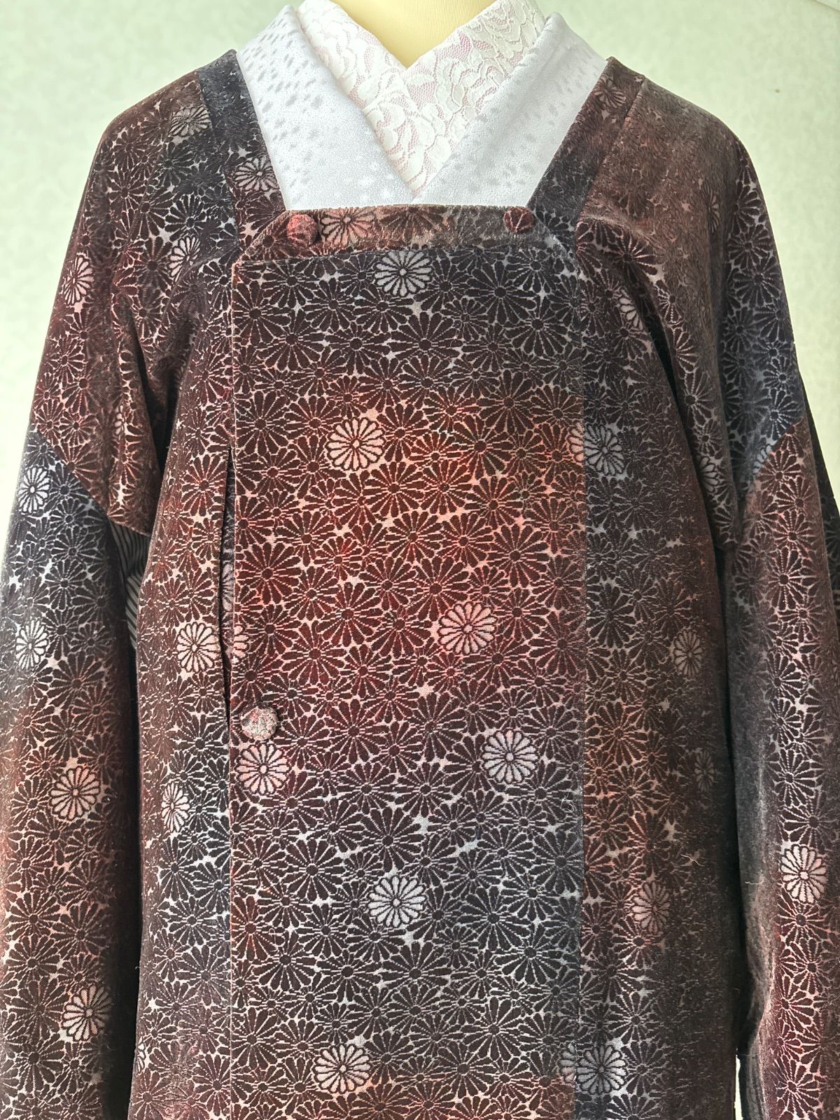 輪奈ビロードコート 地紋菊 茶系 裄64