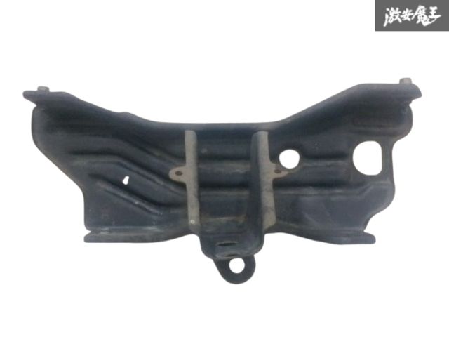 曲がり無し トヨタ 純正 AE86 カローラ レビン 後期 フロントバンパー ステー ブラケット 右 右側 運転席側 52011-12231 ハチロク 棚